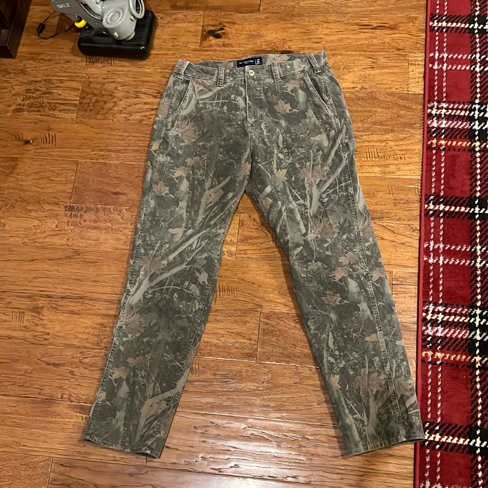 Abercrombie & Fitch women’s camo pants